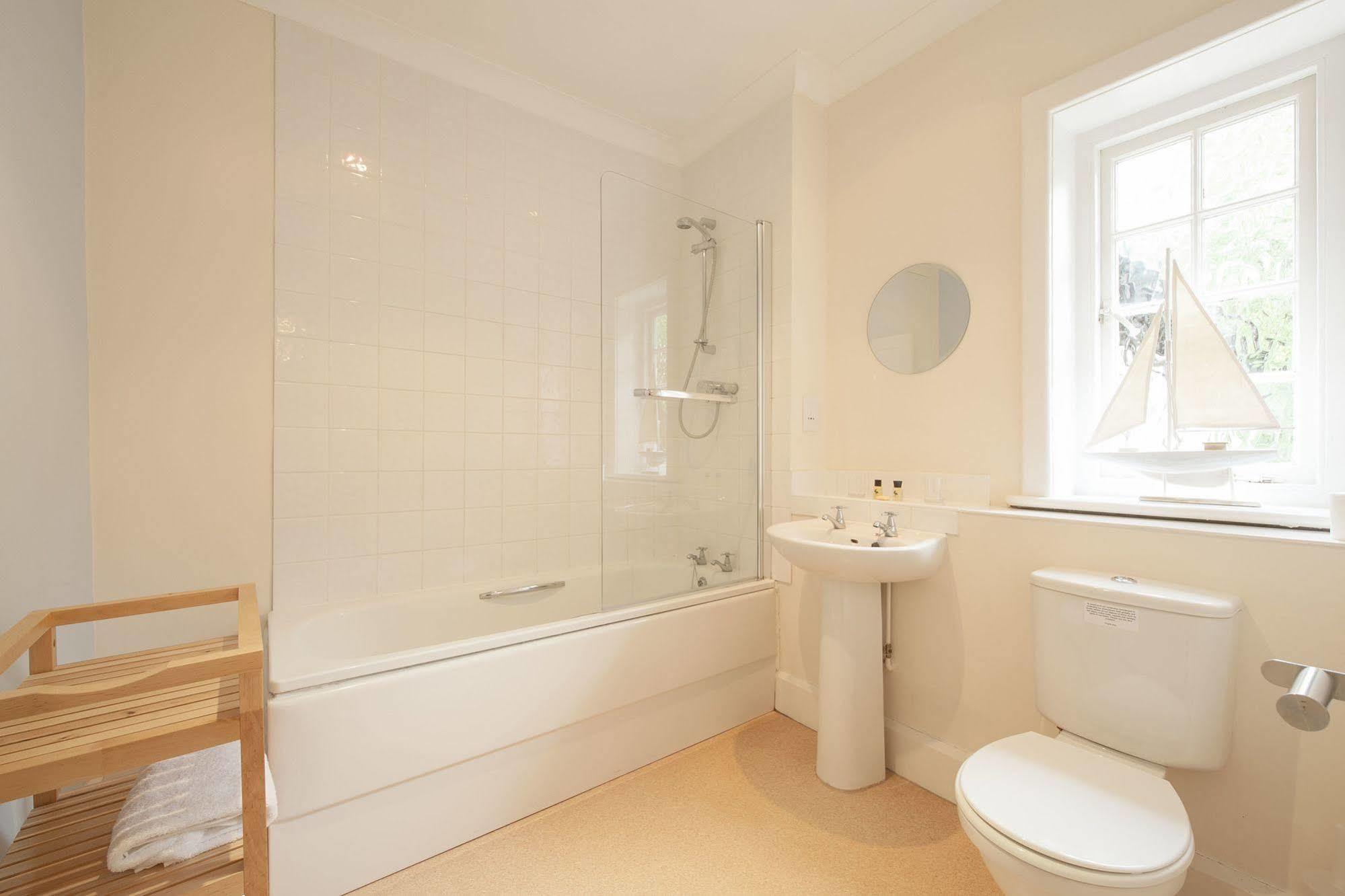 The Fishbourne Bed & Breakfast Fishbourne  Eksteriør bilde
